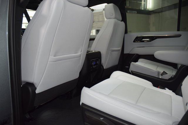 New 2026 Chevrolet Suburban Premier w/ Sun And Tow Package AWD/4WD image 42