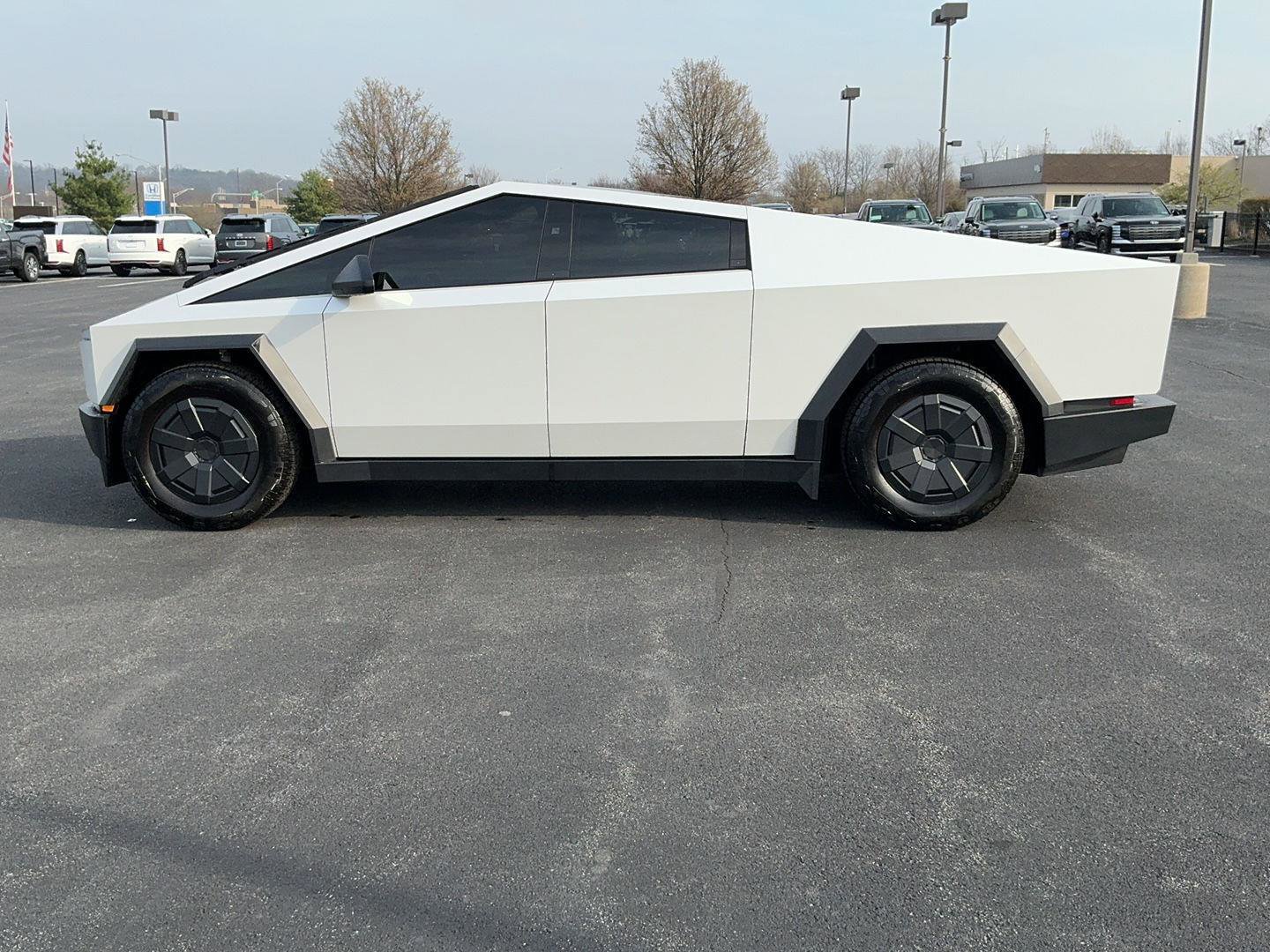 Used 2025 Tesla Cybertruck AWD Crew Cab image 10