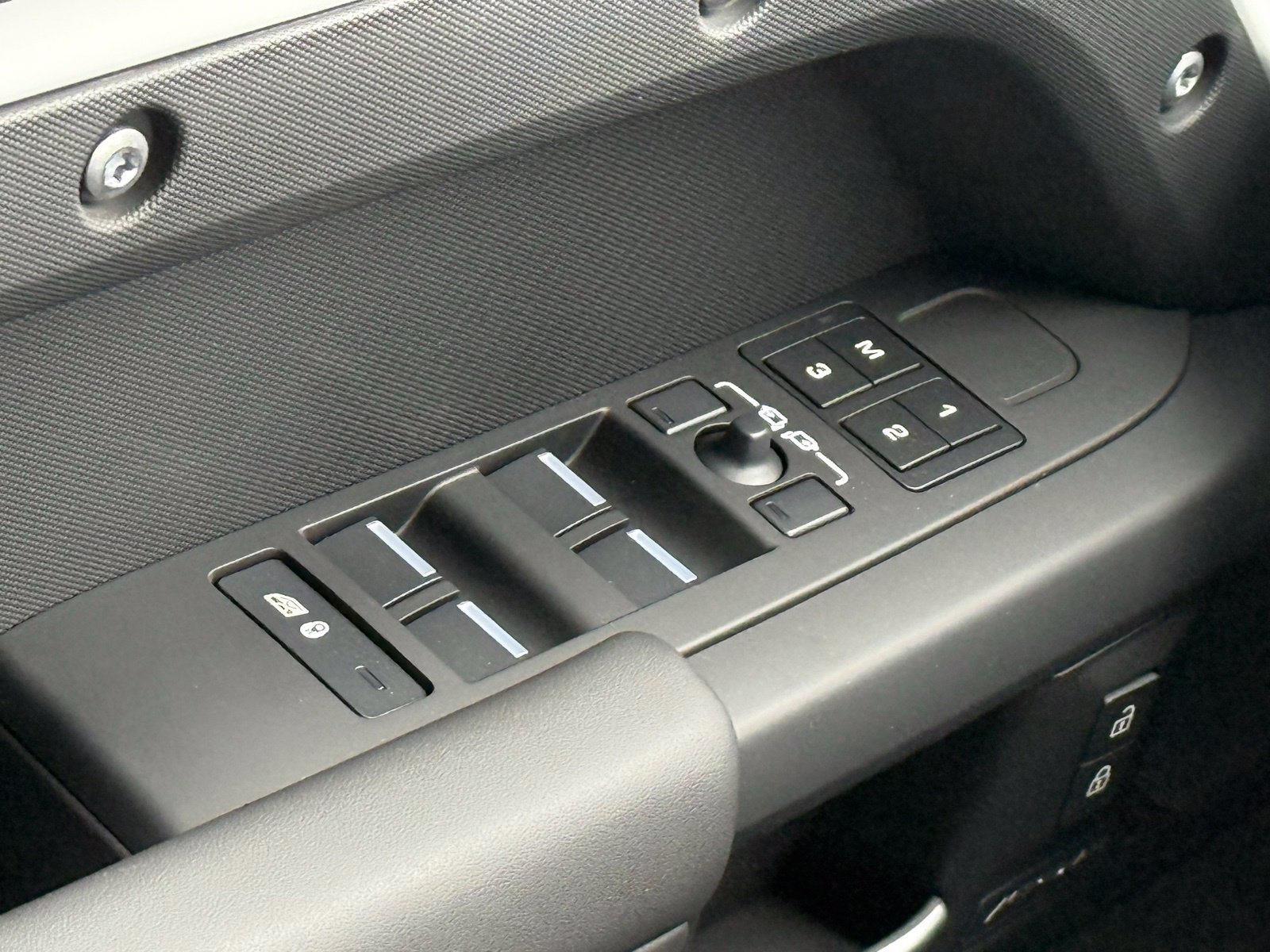 New 2026 Land Rover Defender 110 S AWD/4WD image 22
