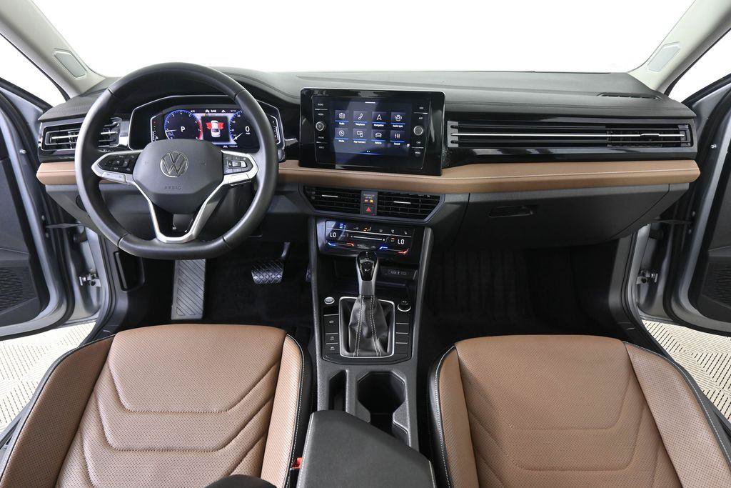 Used 2025 Volkswagen Jetta SEL FWD image 19