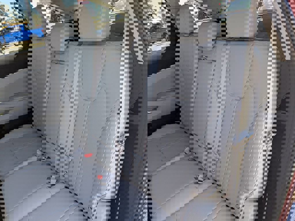 Certified 2025 Kia Sorento S image 15