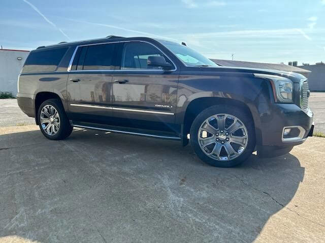 Used 2016 GMC Yukon XL Denali image 13