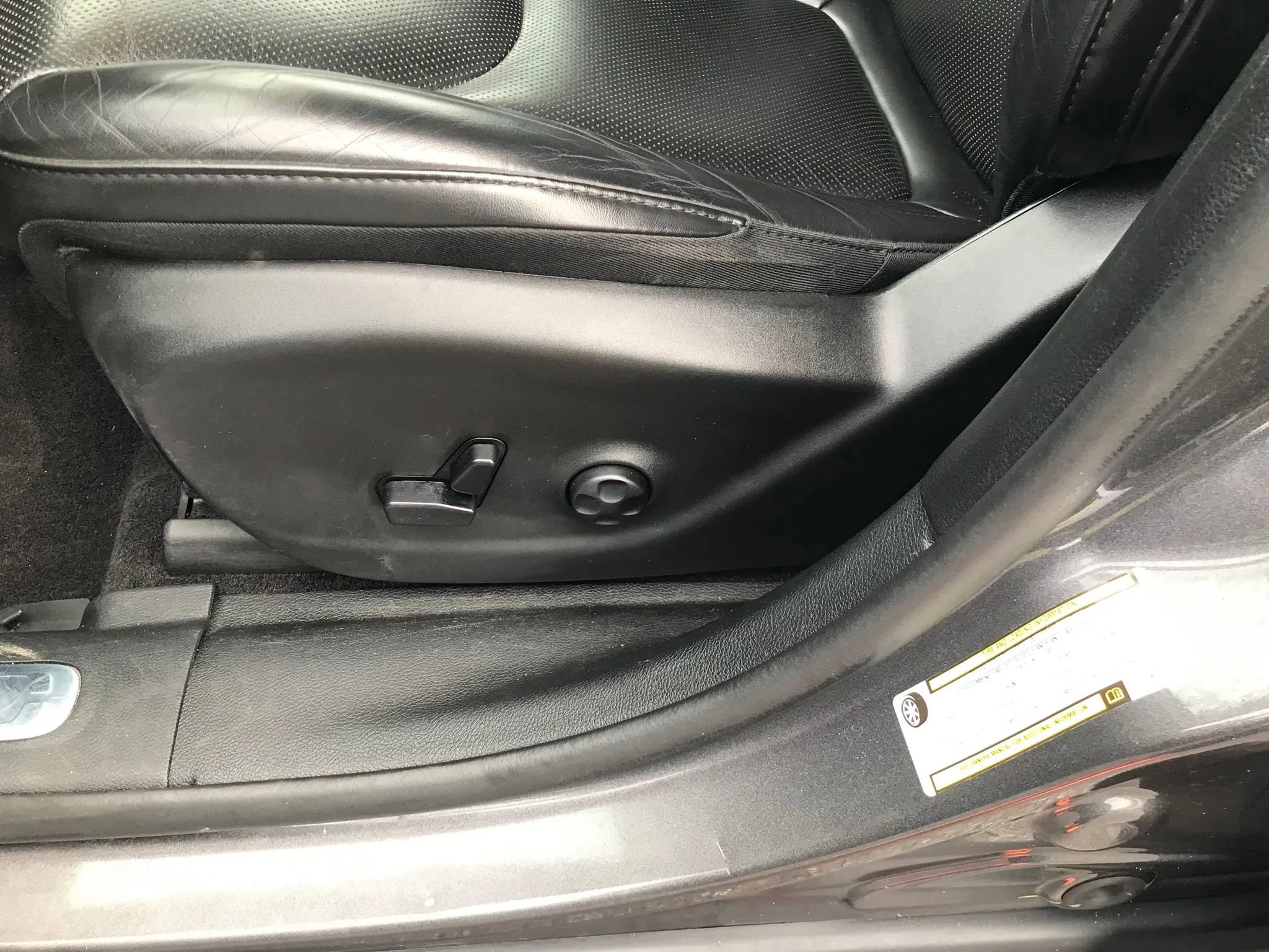 Used 2019 Jeep Cherokee Limited w/ Technology Group image 15