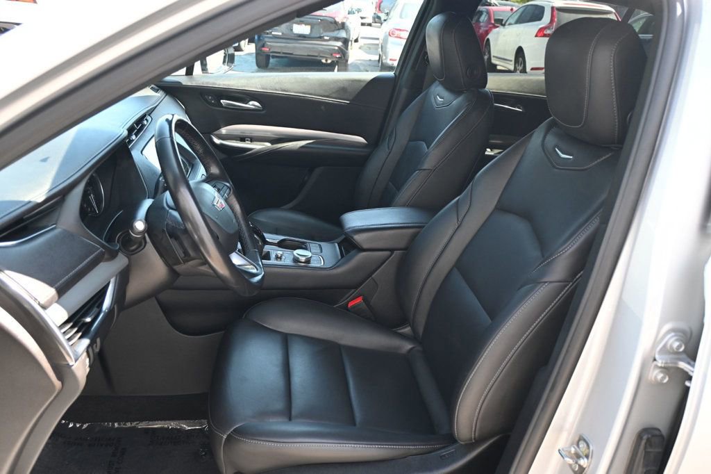Used 2022 Cadillac XT4 Premium Luxury w/ Safety Alert Package image 14