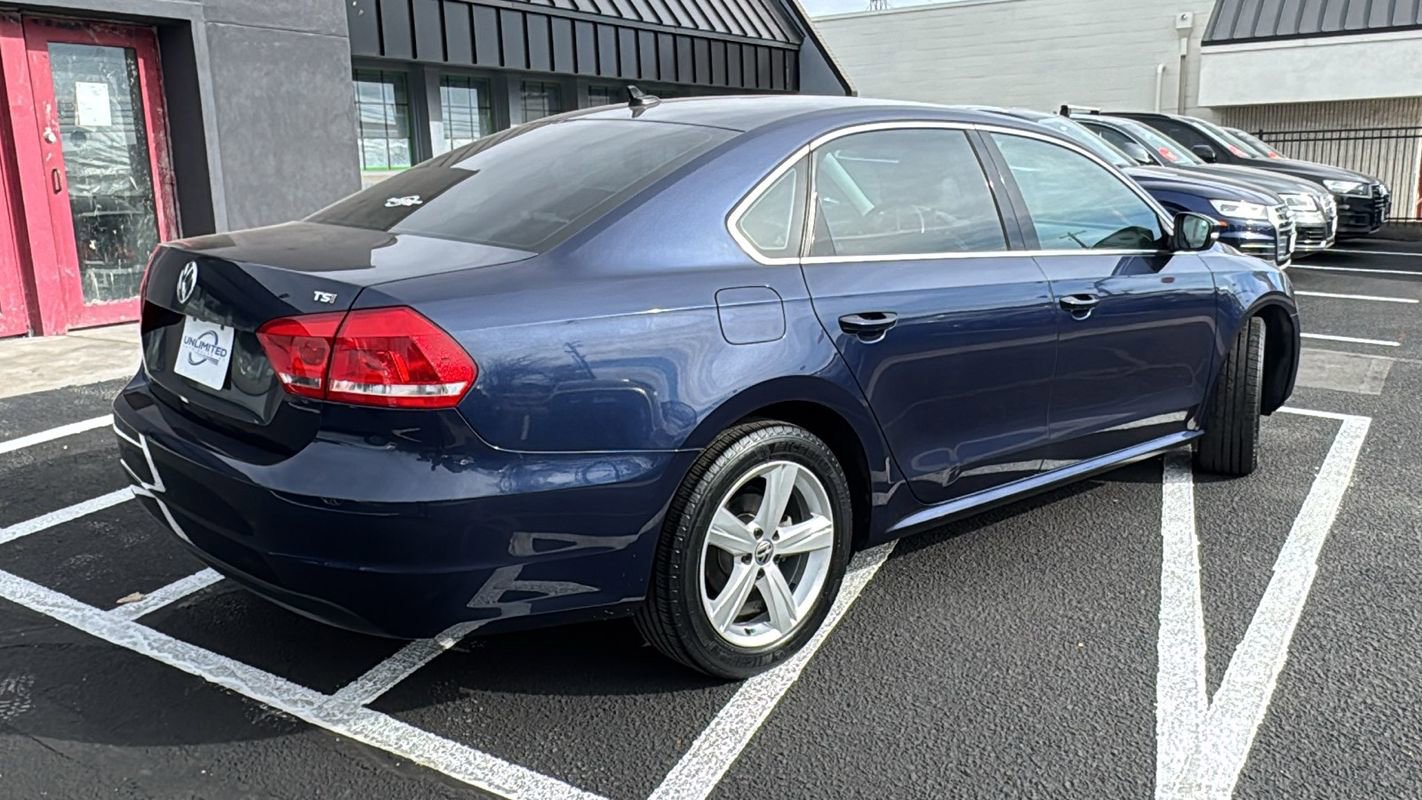 Used 2015 Volkswagen Passat 1.8T Limited Edition image 3