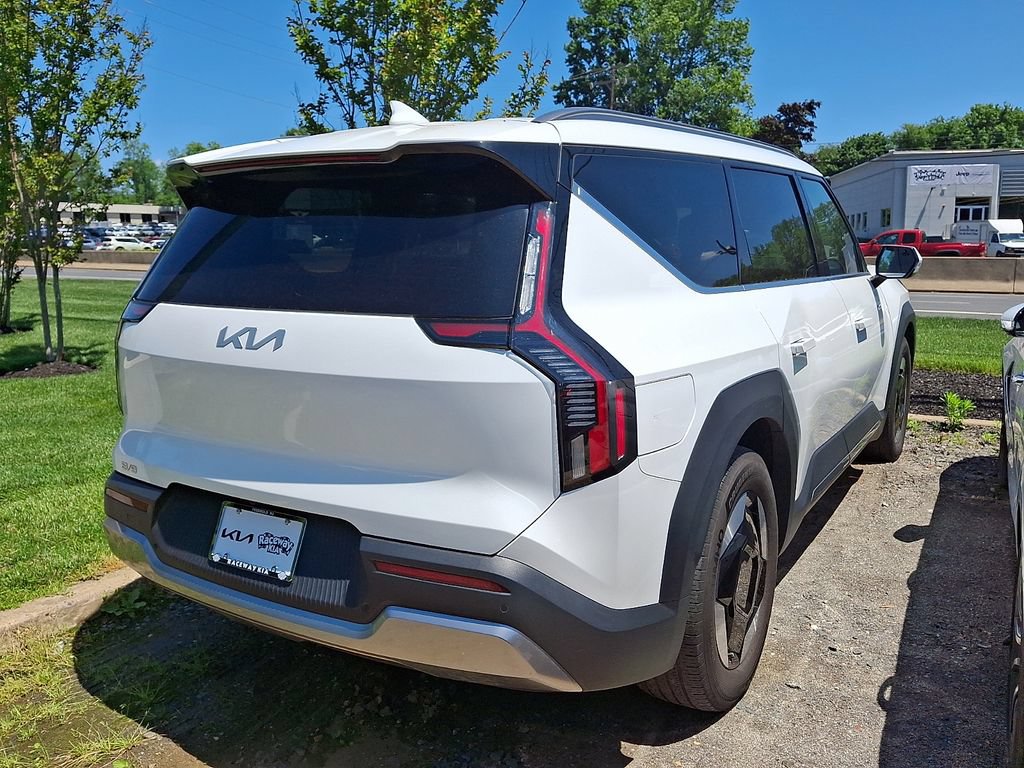 Certified 2024 Kia EV9 Wind AWD/4WD image 7