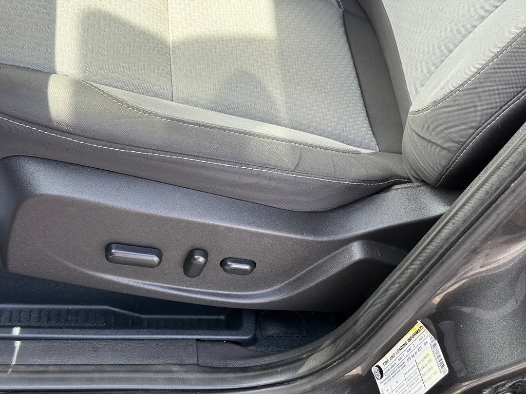 Used 2017 Ford Escape SE w/ Equipment Group 201A AWD/4WD image 15