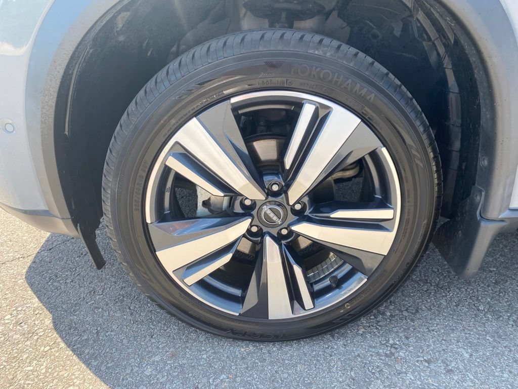 Used 2022 Nissan Rogue SL w/ SL Premium Package FWD image 3