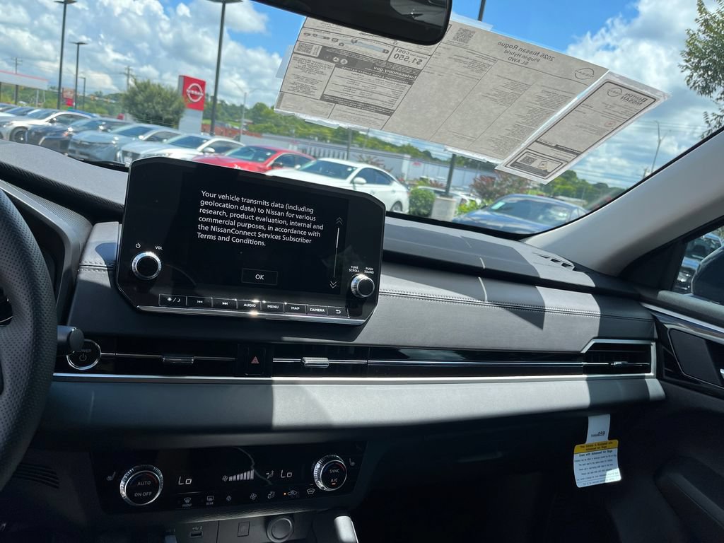 New 2026 Nissan Rogue SL AWD/4WD image 15