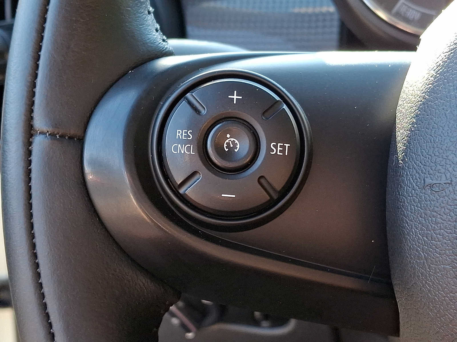 Used 2016 MINI Cooper 2-Door Hardtop FWD image 16