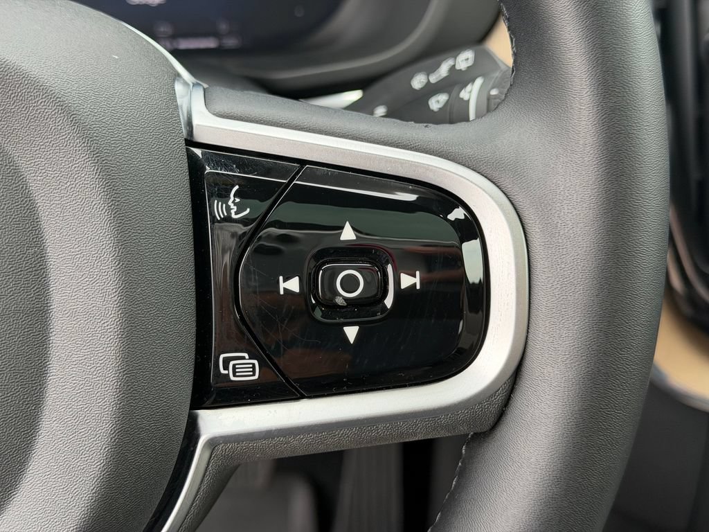 New 2026 Volvo XC60 T8 Plus w/ Protection Package Premier AWD/4WD image 17