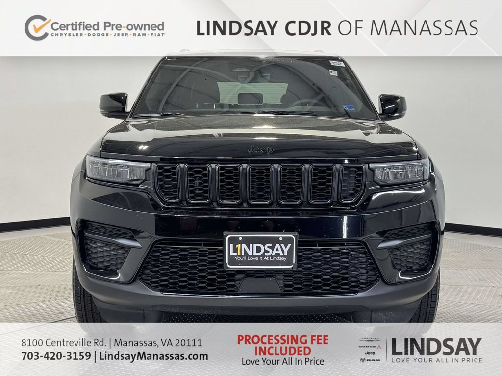 Certified 2025 Jeep Grand Cherokee Altitude AWD/4WD image 3