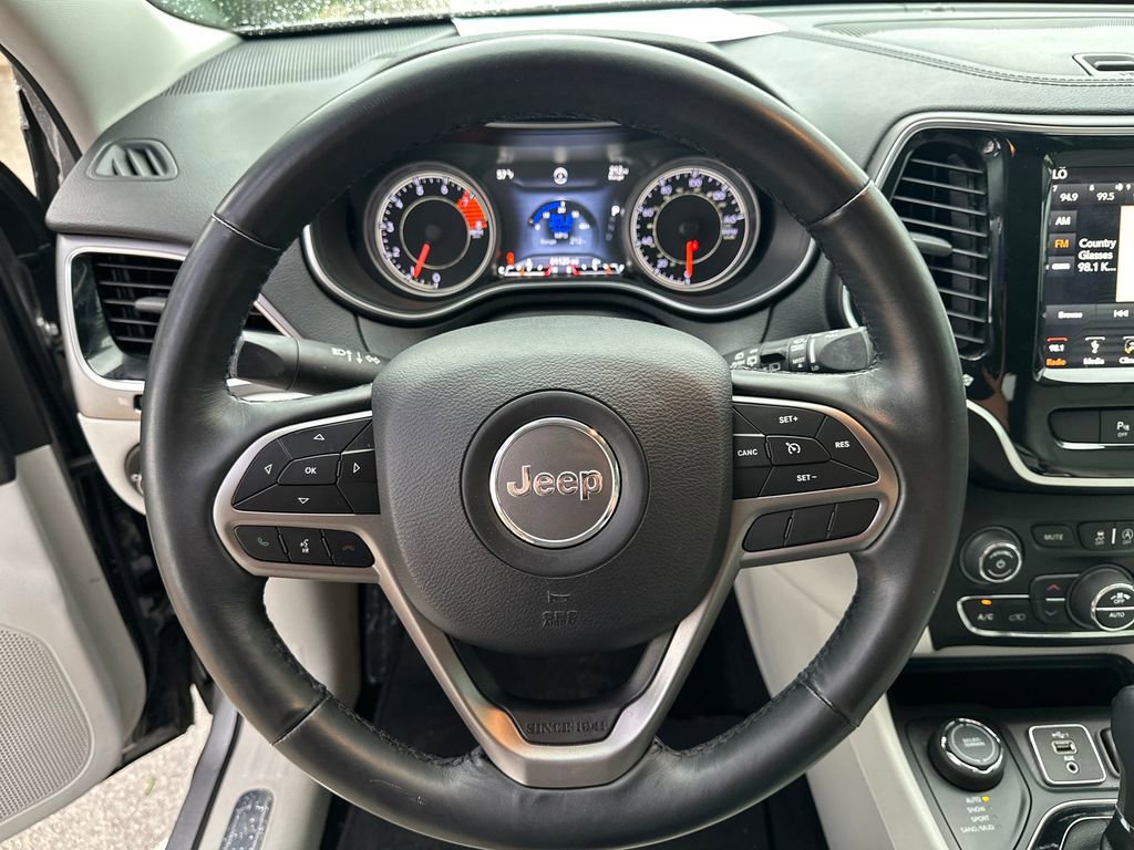 Used 2019 Jeep Cherokee Limited w/ Luxury Group AWD/4WD image 19