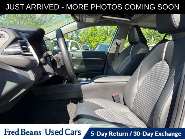 Used 2024 Toyota Camry SE w/ Convenience Package FWD image 12