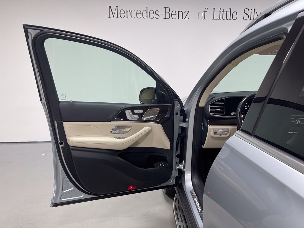 Used 2024 Mercedes-Benz GLS 450 4MATIC image 17