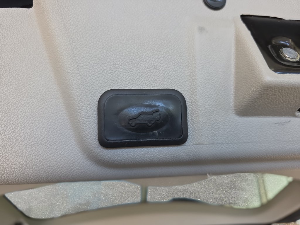 Used 2017 Buick Enclave Leather FWD image 14