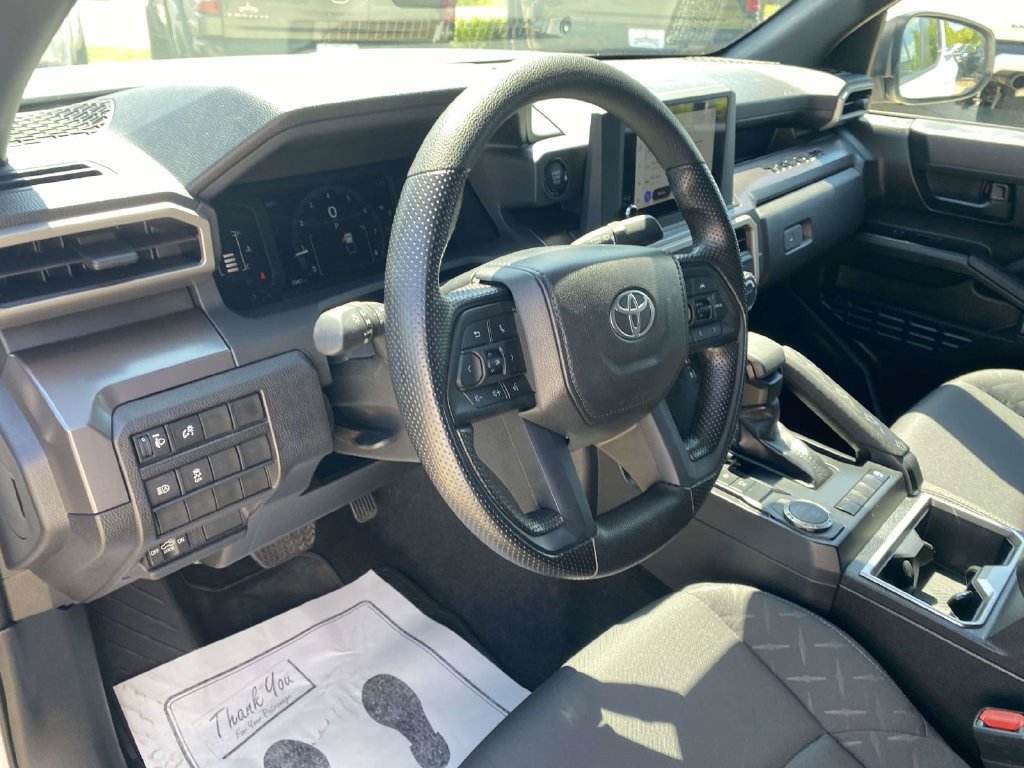 Used 2025 Toyota Tacoma SR5 RWD image 22