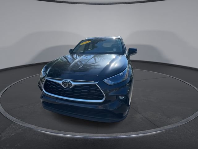 Used 2022 Toyota Highlander XLE image 6