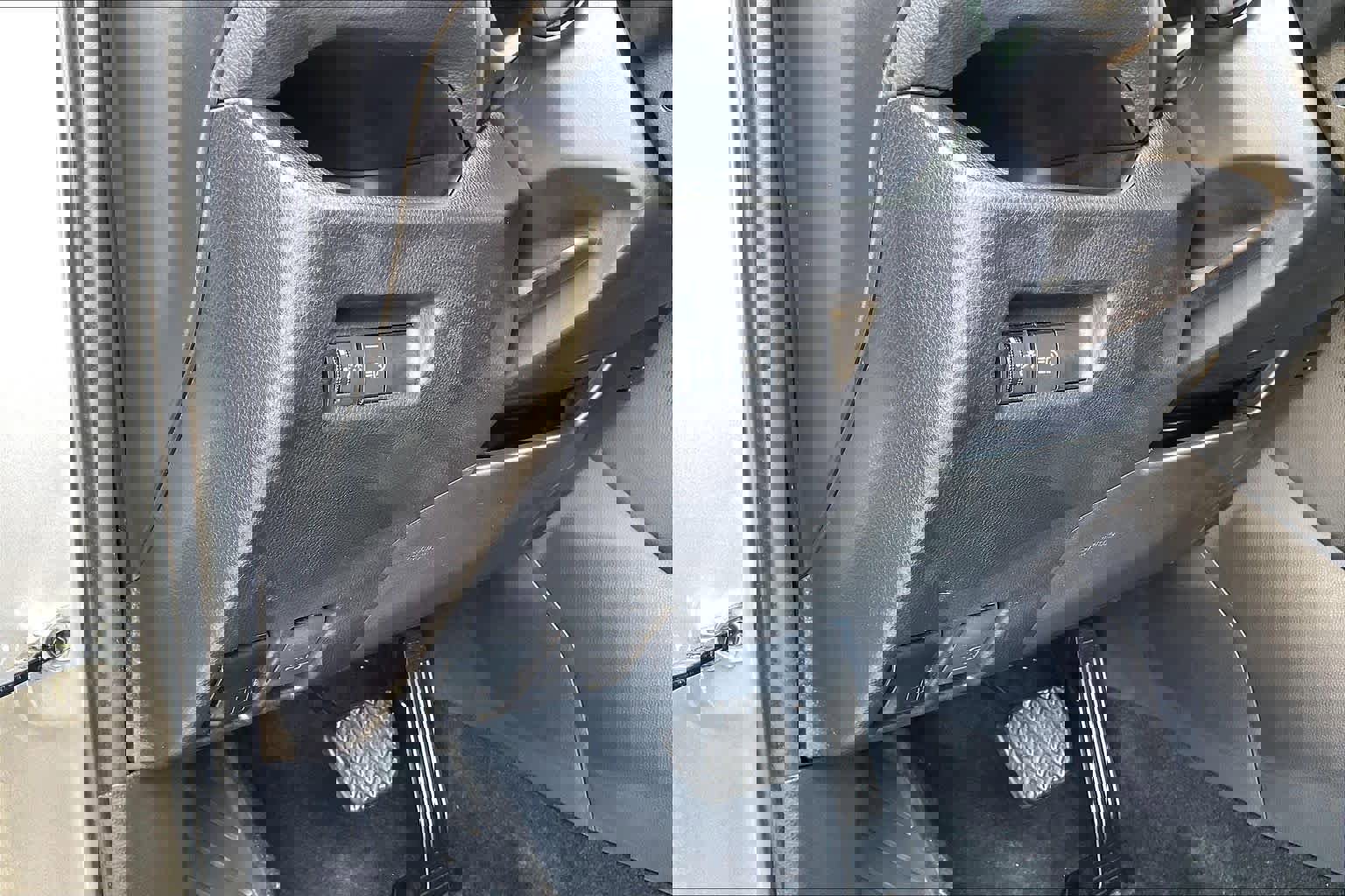 Used 2025 Toyota RAV4 XLE image 36