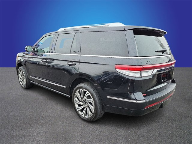 Used 2022 Lincoln Navigator Reserve image 6