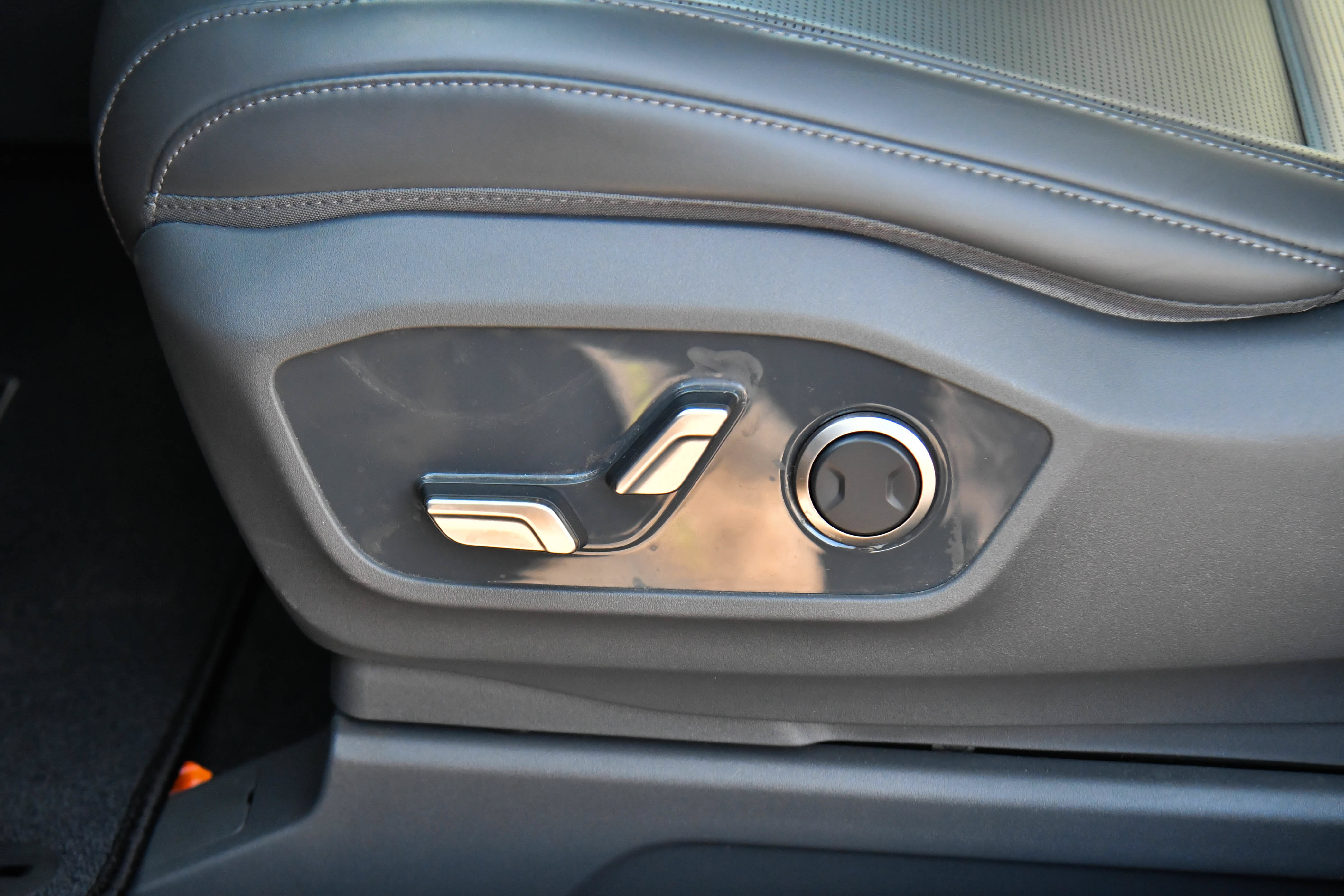 Used 2024 Kia EV9 Light Long Range RWD image 17