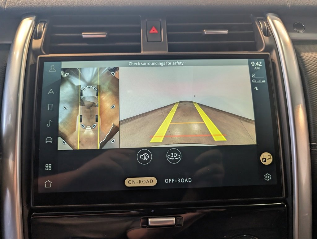 Used 2024 Land Rover Discovery Dynamic SE image 21