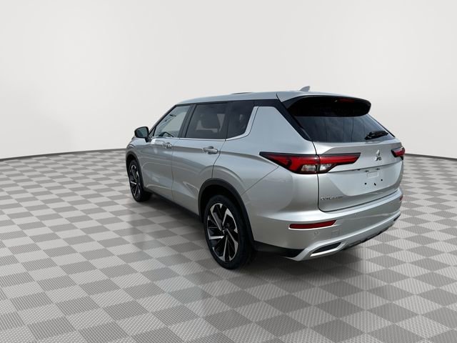 Used 2024 Mitsubishi Outlander SE Black Edition image 6