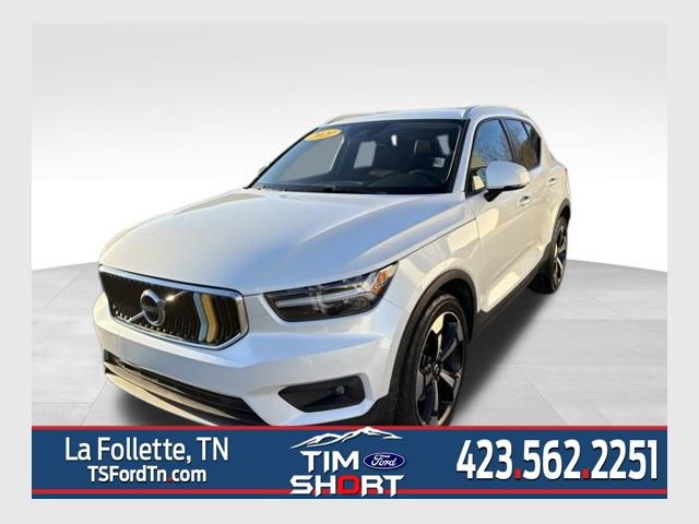 Used 2021 Volvo XC40 T4 Momentum w/ Protection Package Premier image 1