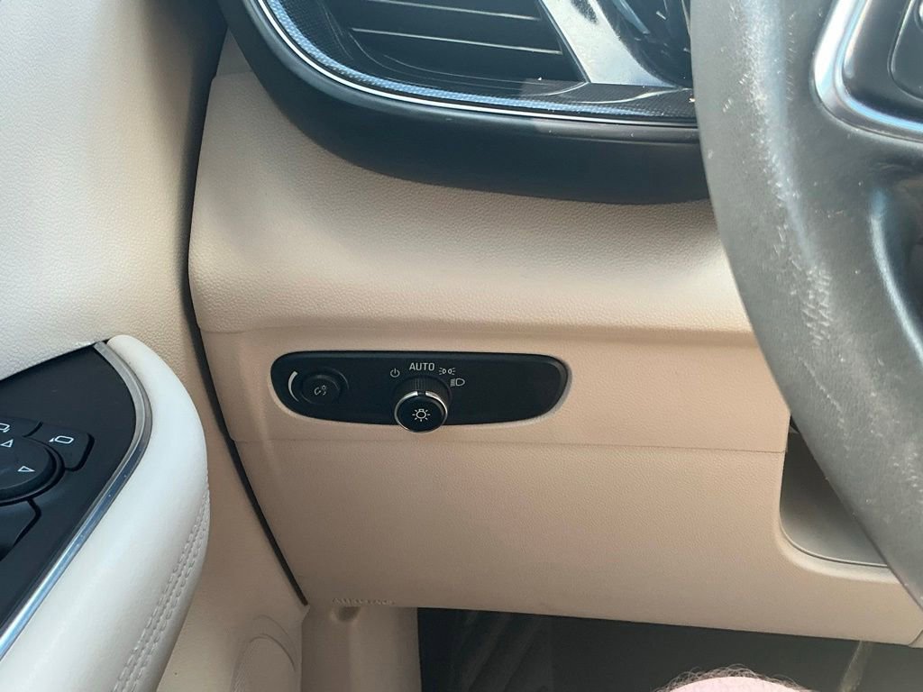 Used 2021 Buick Envision Essence FWD image 24