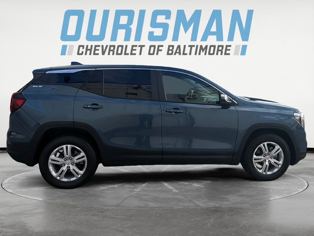 Used 2024 GMC Terrain SLE AWD/4WD image 7