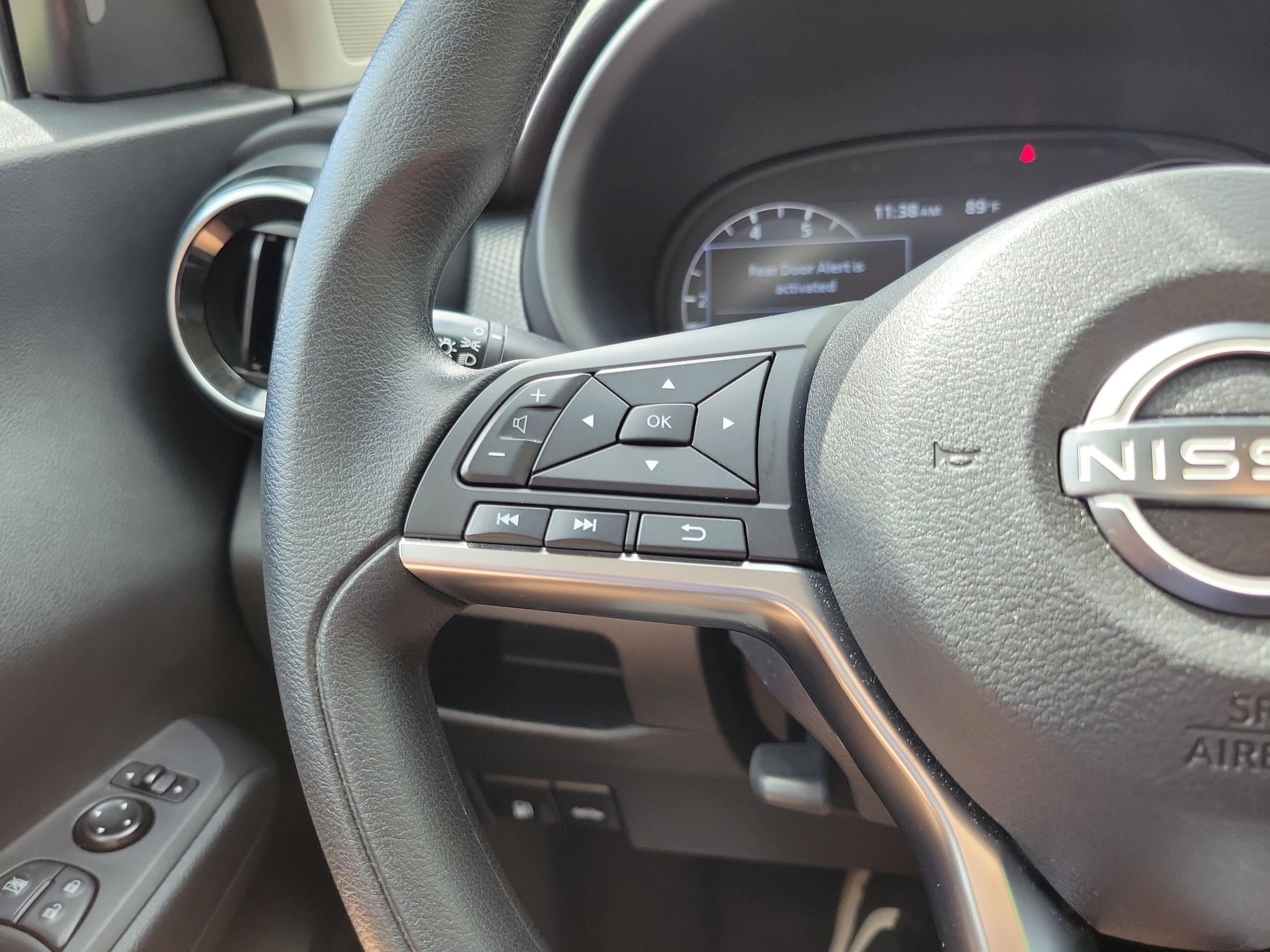 Certified 2022 Nissan Kicks SV FWD image 17