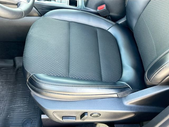 Used 2025 Ford Escape SE image 19