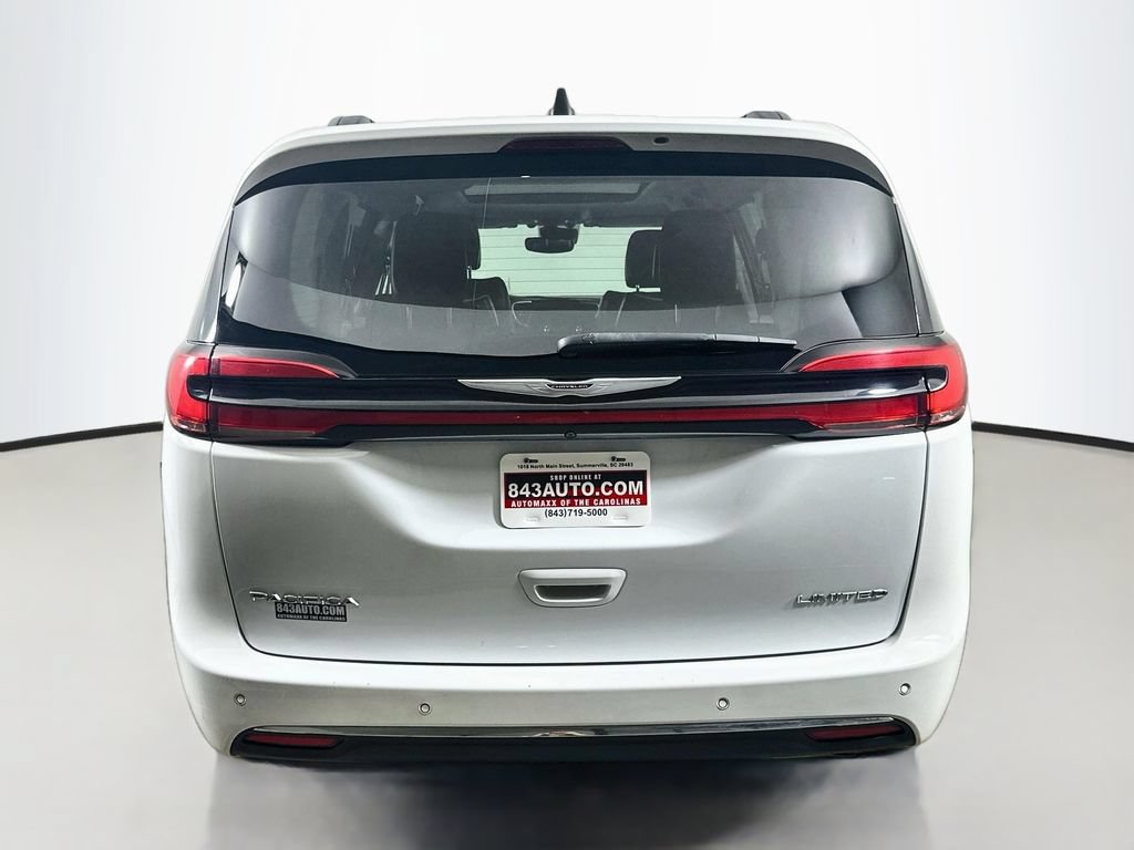 Used 2023 Chrysler Pacifica Limited FWD image 6