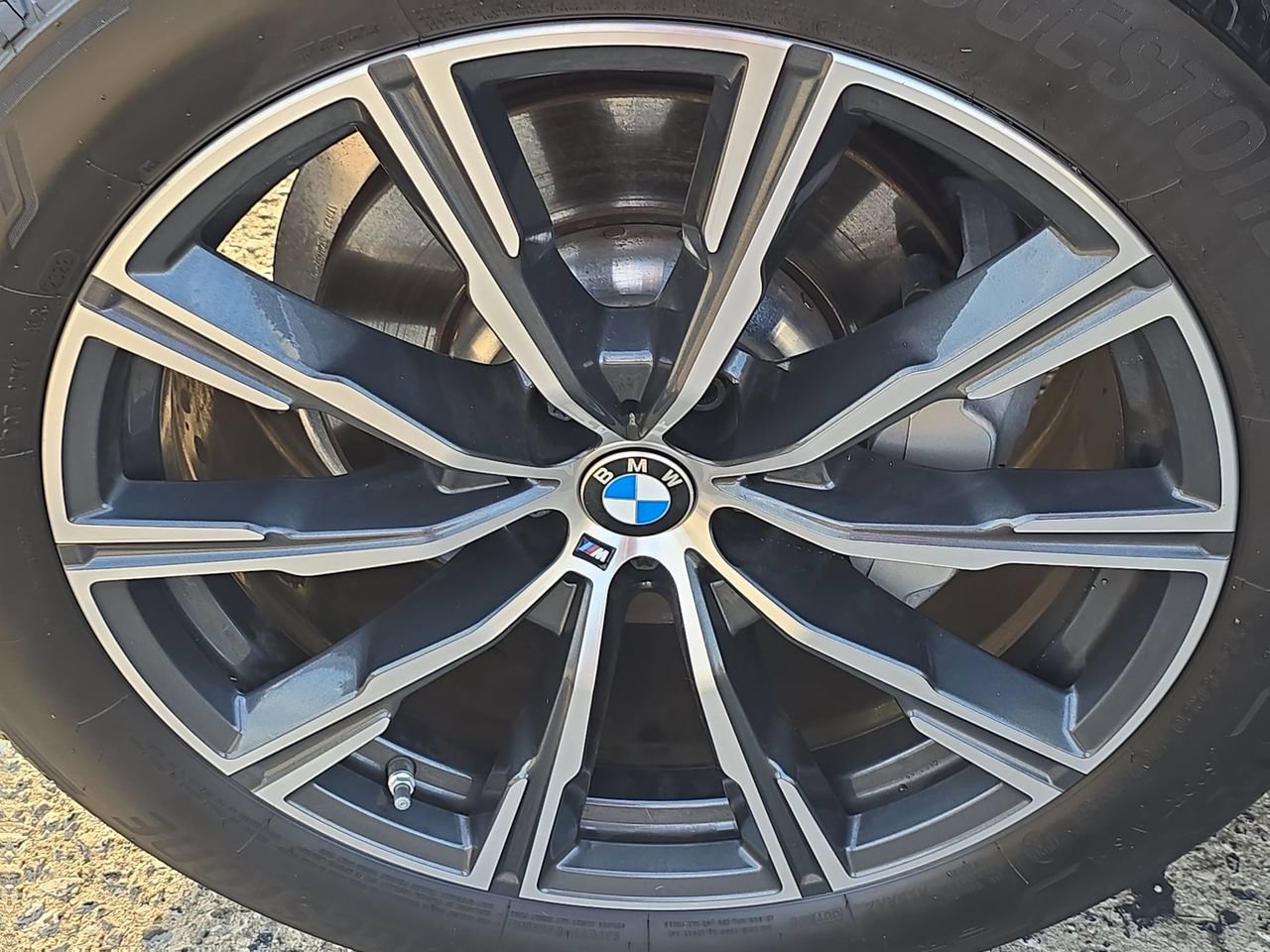 Used 2022 BMW X6 xDrive40i AWD/4WD image 35