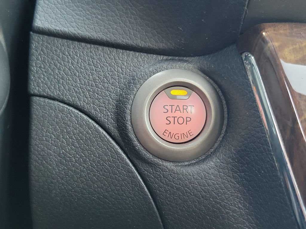 Used 2013 Nissan Sentra SL w/ Premium Pkg FWD image 24