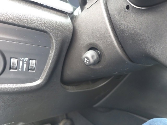 Used 2024 Jeep Grand Cherokee L Limited w/ Luxury Tech Group II image 18