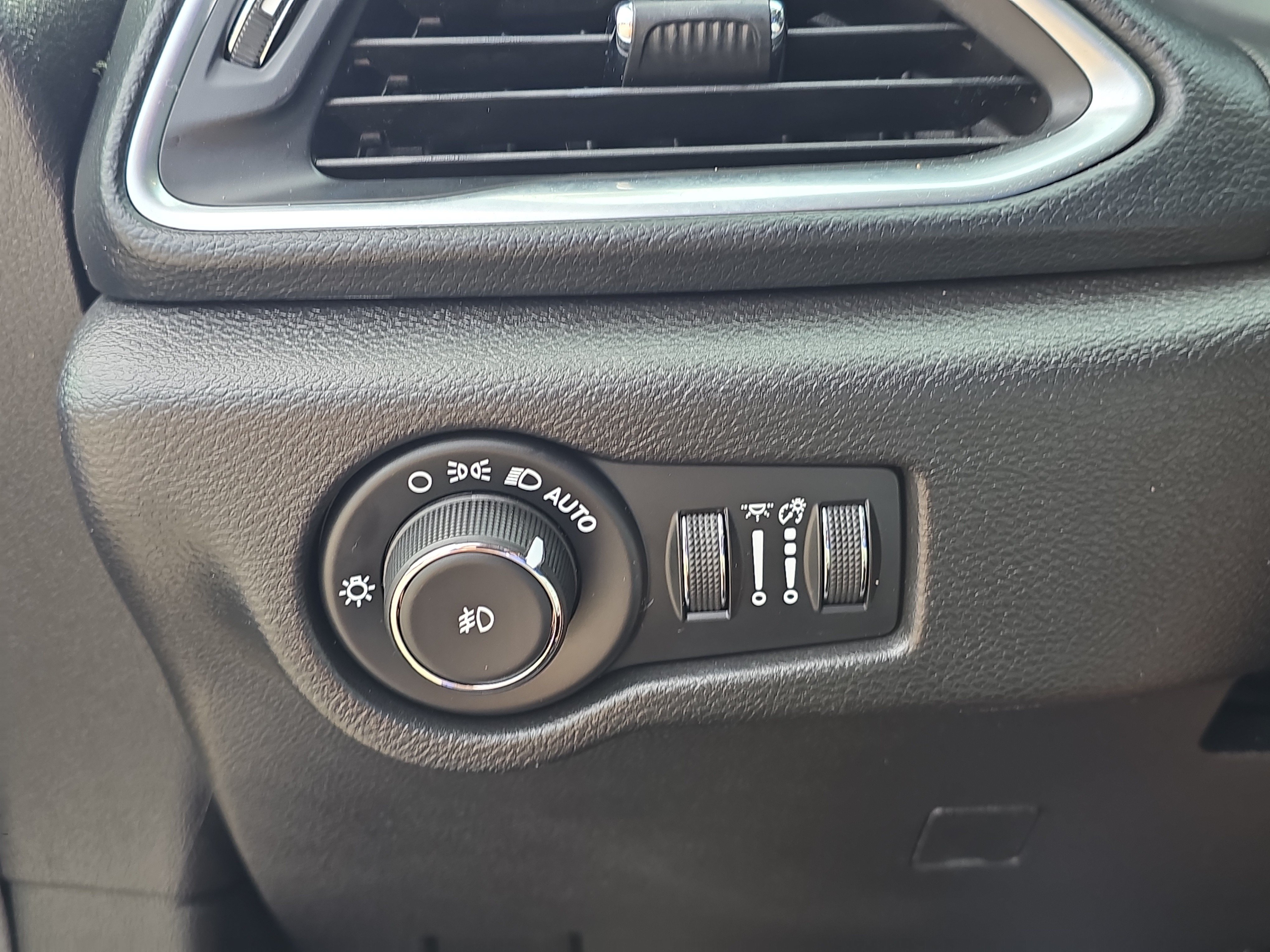 Used 2019 Chrysler Pacifica Touring-L w/ S Appearance Package FWD image 30