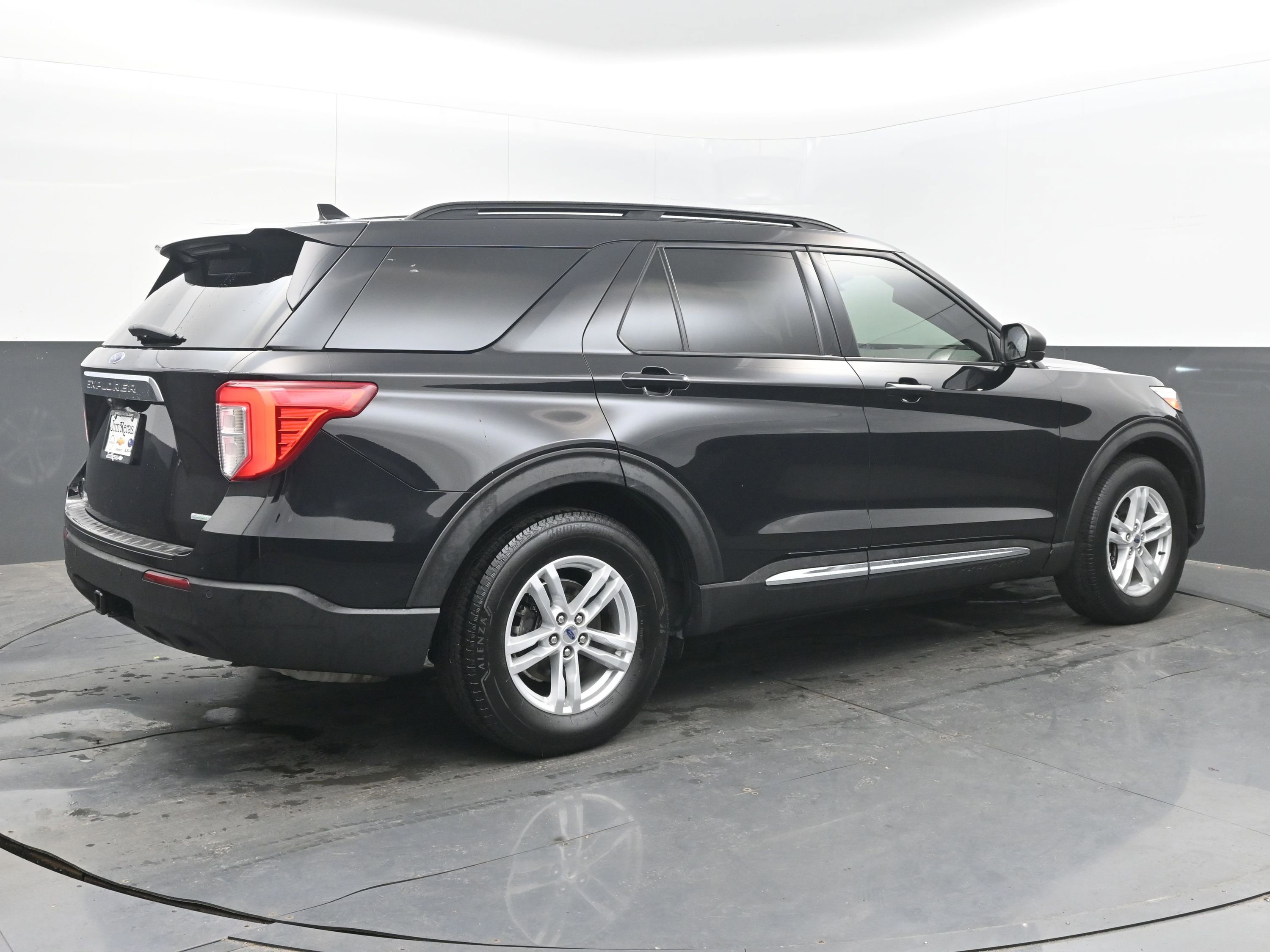 Used 2020 Ford Explorer XLT w/ Class III Trailer Tow Package image 9