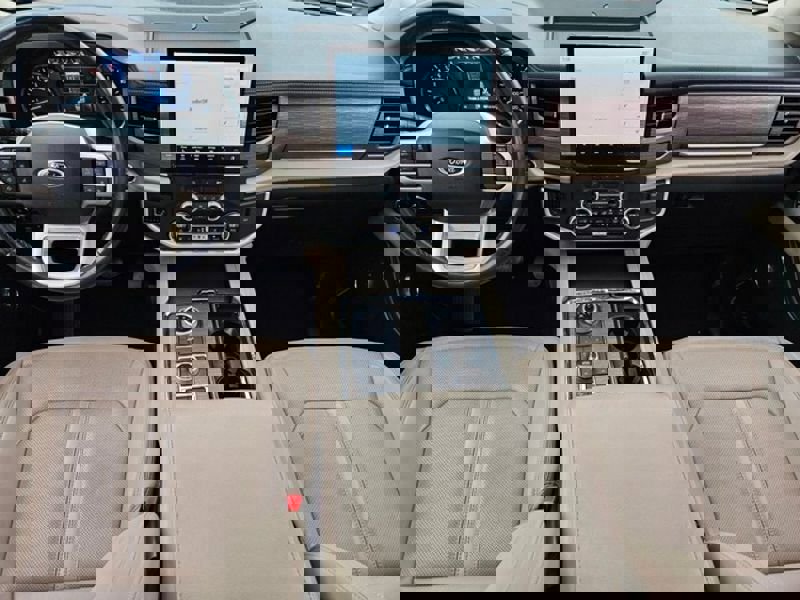 Used 2023 Ford Expedition Limited image 12