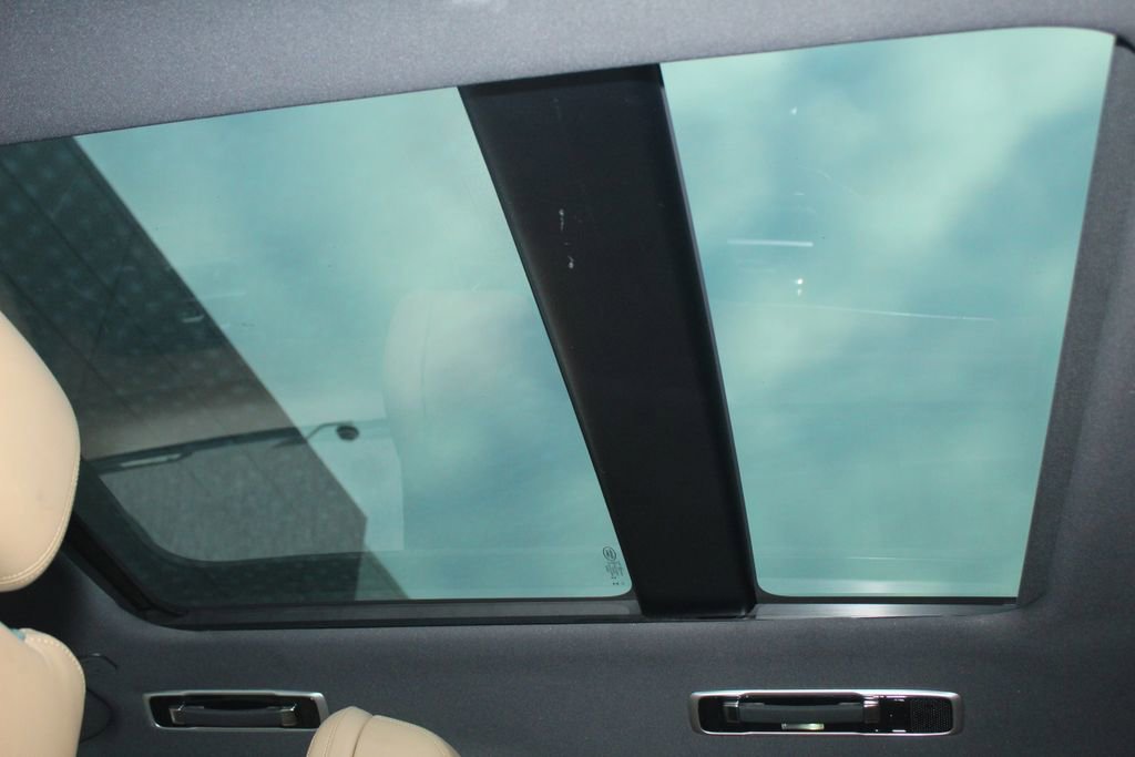 Used 2023 Land Rover Range Rover SE image 25