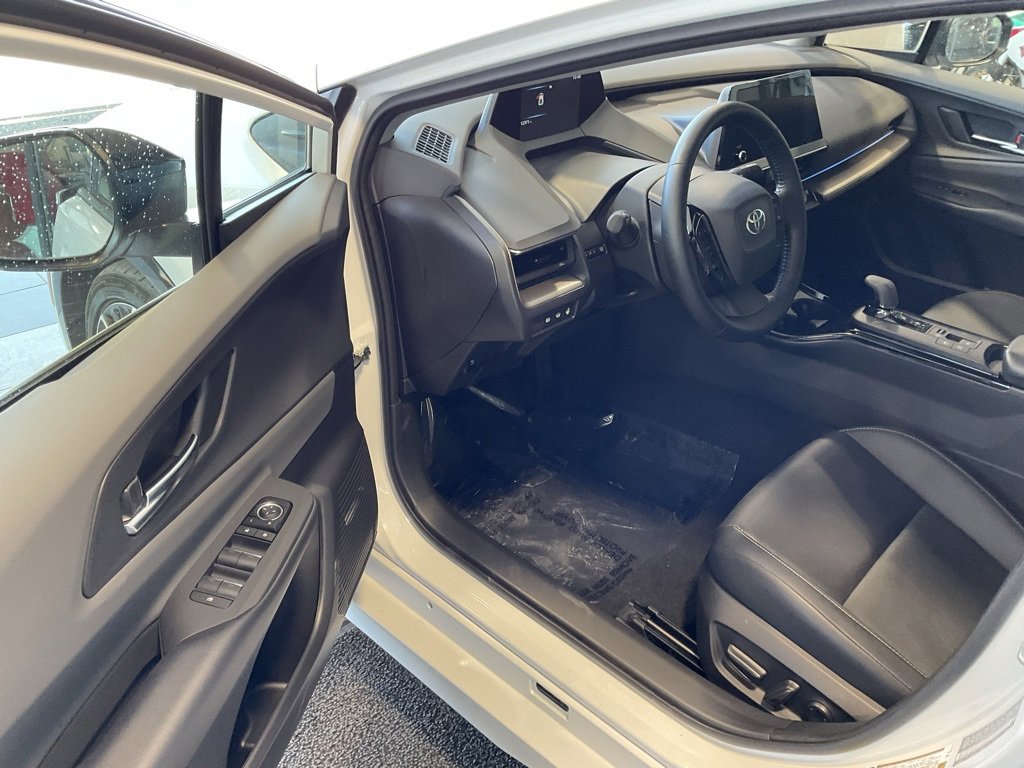 Used 2024 Toyota Prius XLE image 8