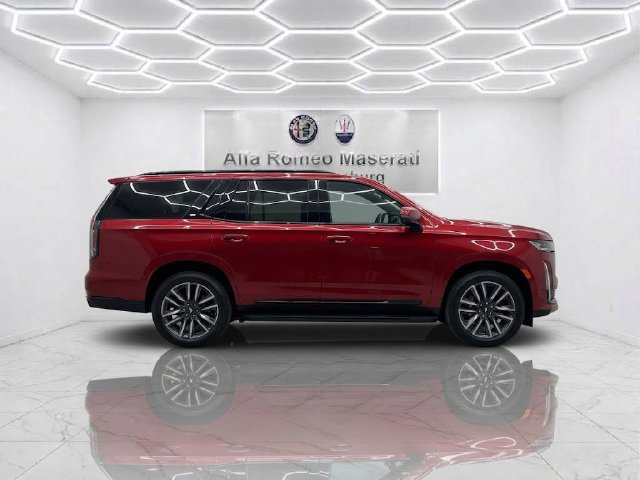 Used 2023 Cadillac Escalade Sport Platinum AWD/4WD image 3