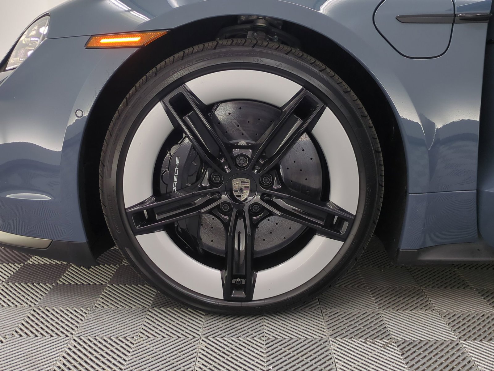 New 2026 Porsche Taycan Turbo S AWD/4WD image 10