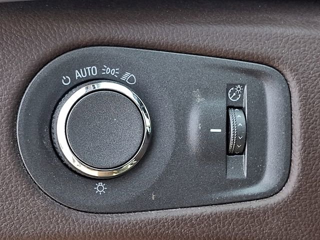 Used 2010 Cadillac SRX Luxury image 25