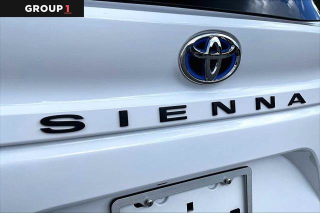 Certified 2023 Toyota Sienna LE FWD image 32