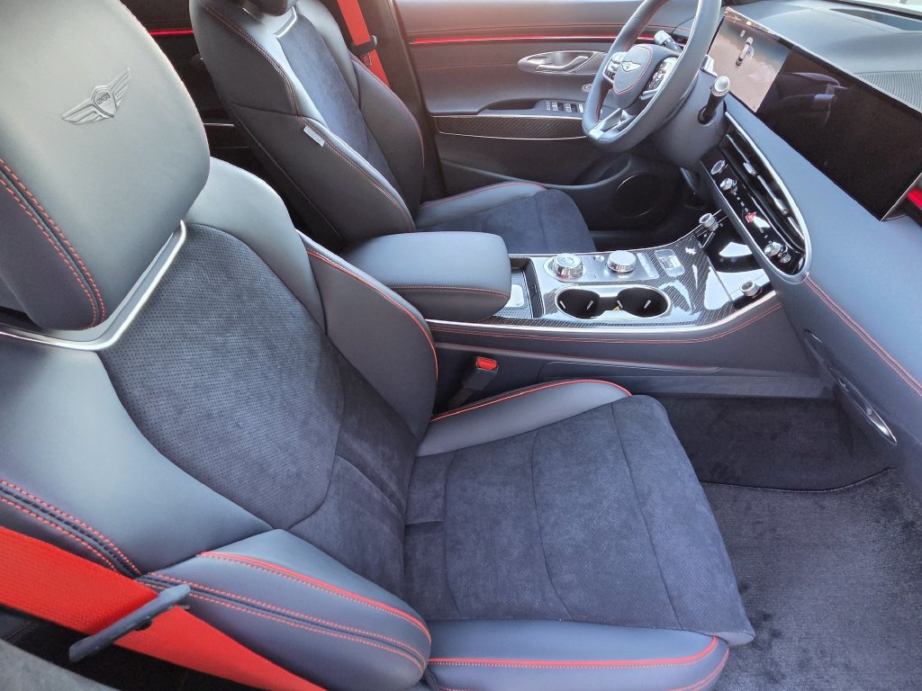New 2027 Genesis GV70 3.5T Prestige AWD/4WD image 15