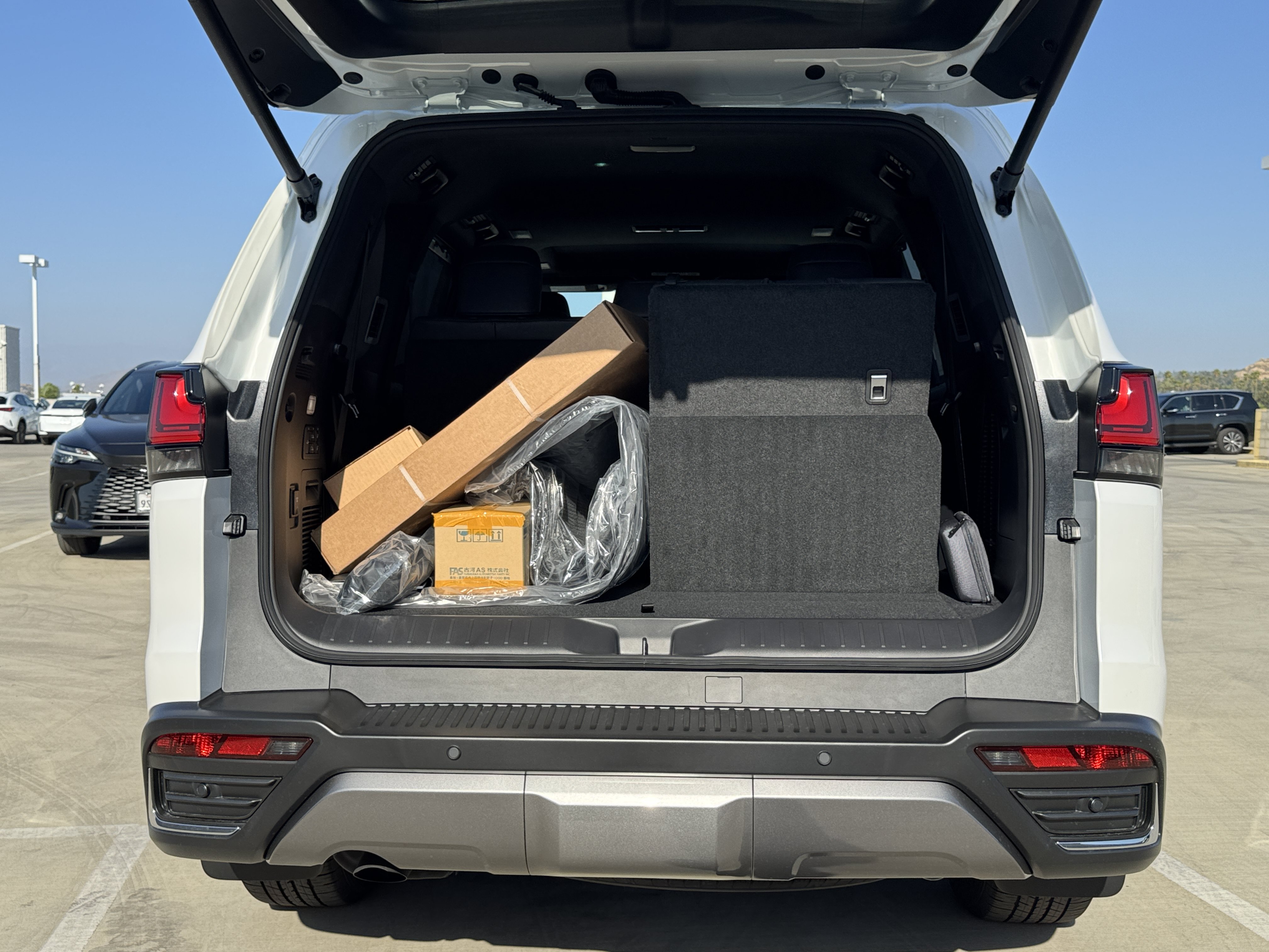 New 2026 Lexus LX 600 4WD w/ Accessory Package (2T) image 14