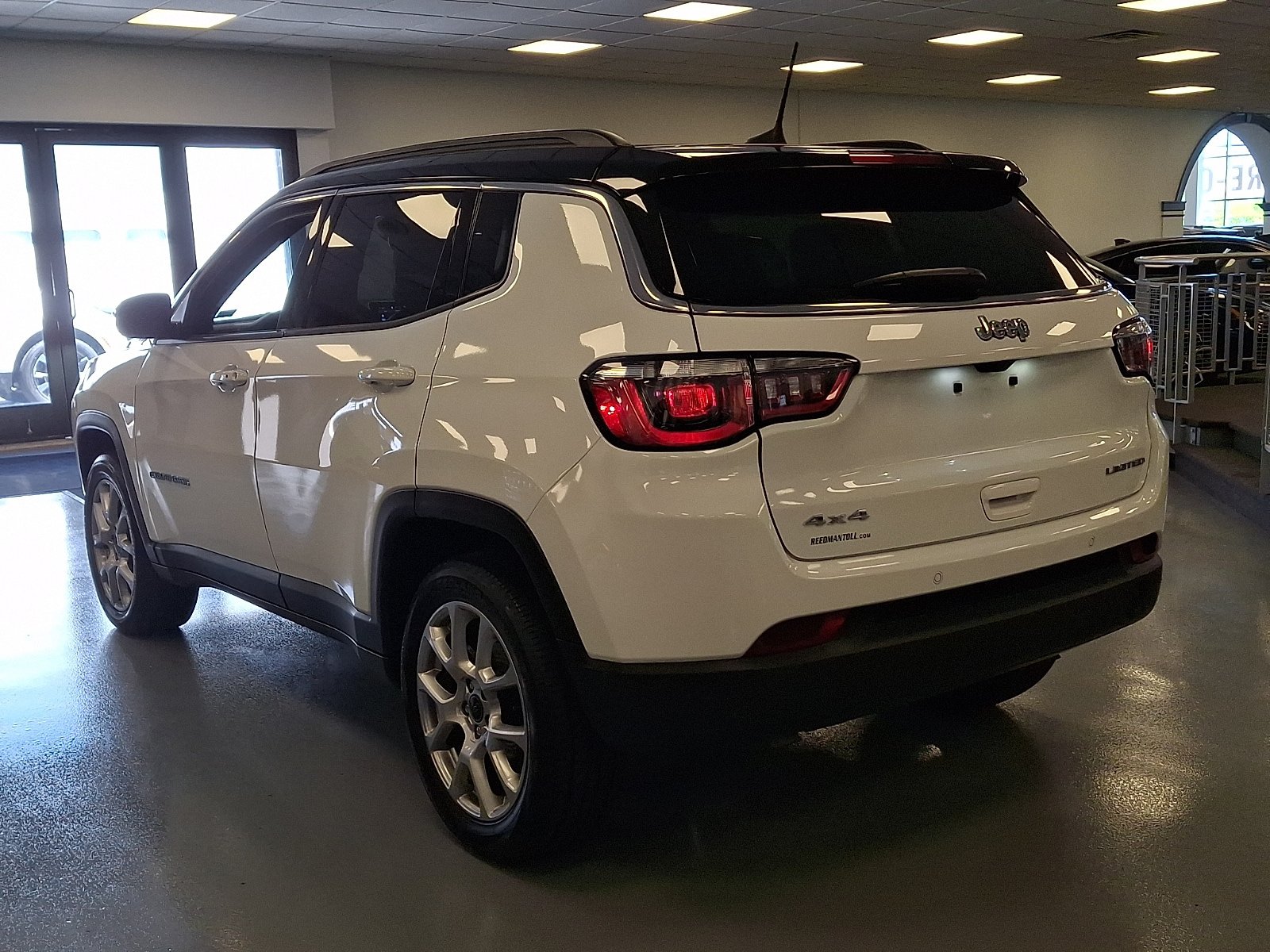 Certified 2025 Jeep Compass Limited AWD/4WD image 4