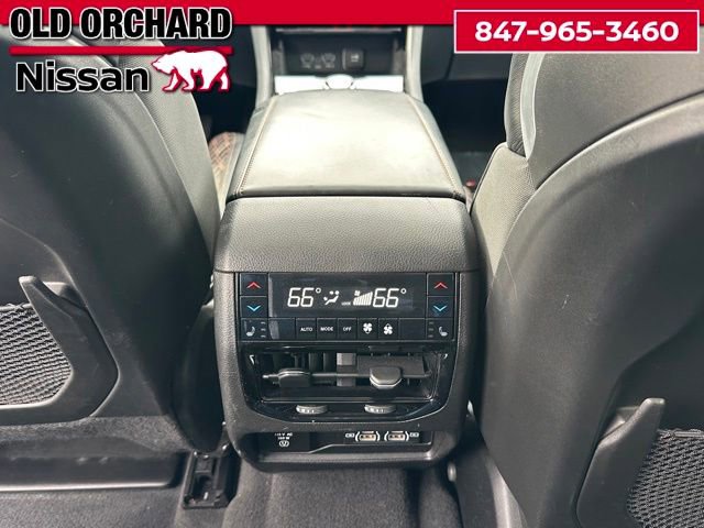 Used 2021 Jeep Grand Cherokee L Summit w/ Advanced Protech Group IV AWD/4WD image 19
