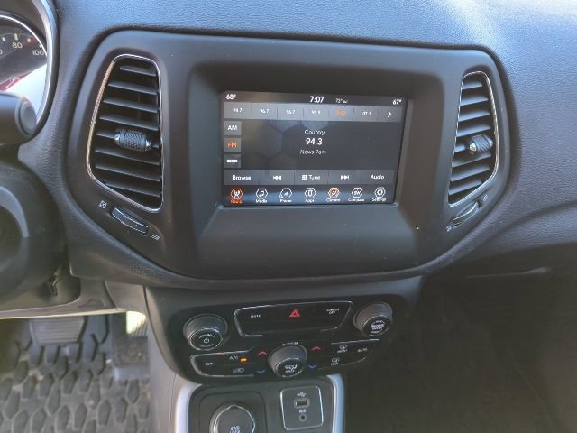 Used 2018 Jeep Compass Latitude w/ Popular Equipment Group AWD/4WD image 7